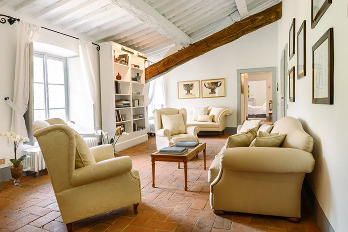 Villa Oscar is an elegant villa near Lucca, sleeps 12+2