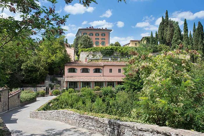 Tuscan estate and spa apartments in a village nr Arezzo sleeps 2 8